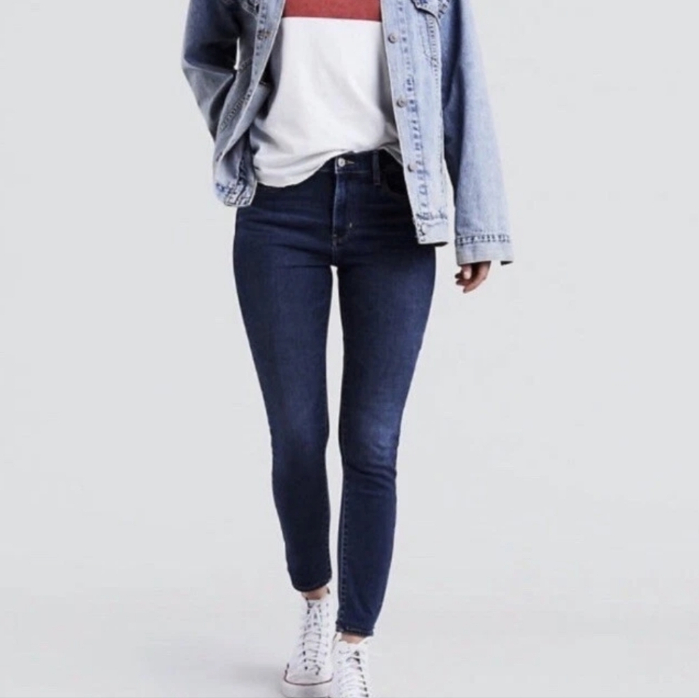 Levi's Bold Curve Modern Rise Skinny Legs Med-Dark Wash Jeans Size 29 x 34